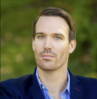 Dr. Andries van Riezen (MSc Biochemie) & Wetenschappelijk expert dierensupplementen.