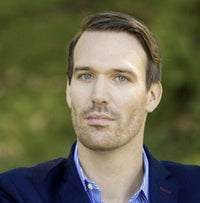 Dr. Andries van Riezen (MSc Biochemie) & Wetenschappelijk expert dierensupplementen.